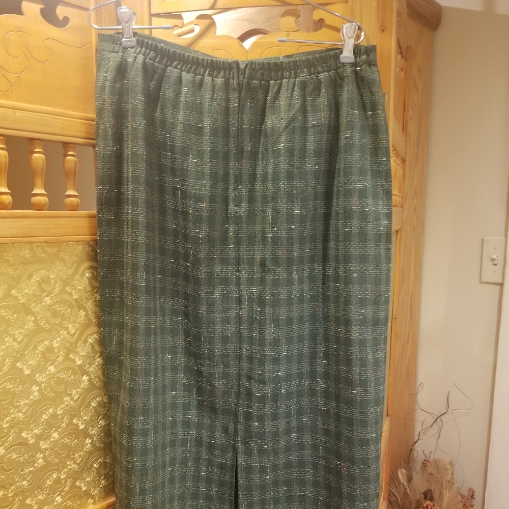 Green plaid skirt with fringe on hem size 14